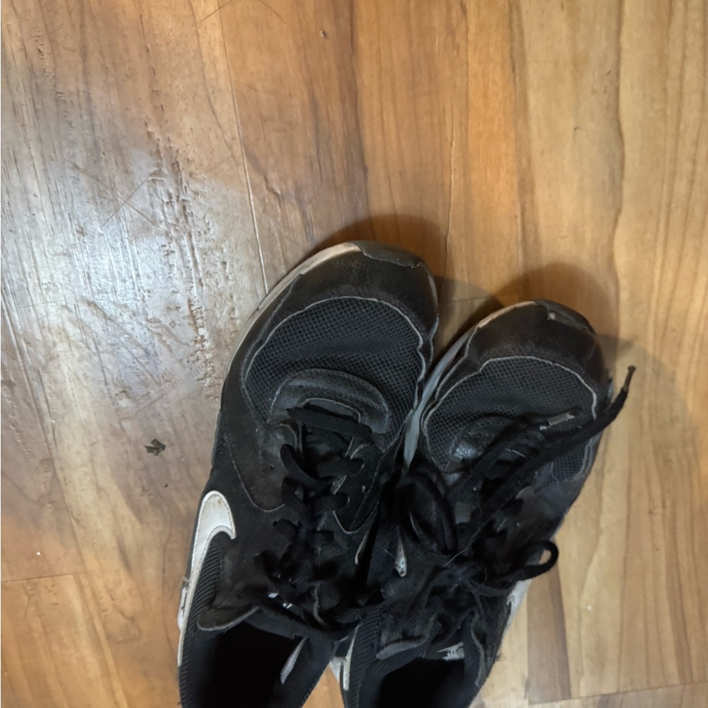 Nike boys shoes size 5